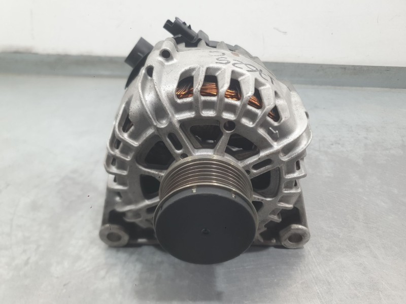 Recambio de alternador para opel corsa f (p2jo) 1.2 (68) referencia OEM IAM 9835689480 2740473C VALEO
