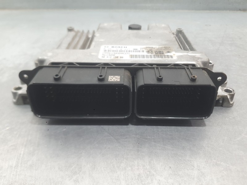 Recambio de centralita motor uce para opel corsa f (p2jo) 1.2 (68) referencia OEM IAM 9841215880 0261S102VT BOSCH