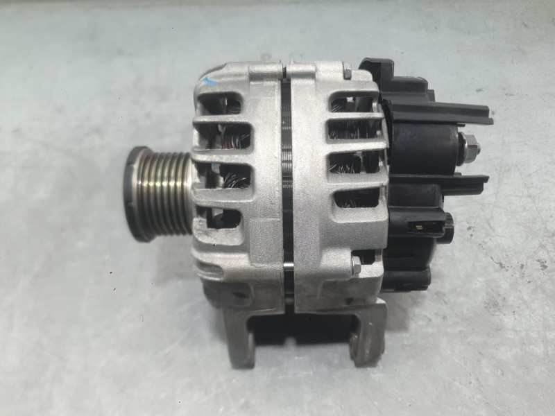 Recambio de alternador para renault megane iv hatchback (b9a/m/n_) 1.2 tce 130 (b9mr) referencia OEM IAM 231008040R 2613543A VAL