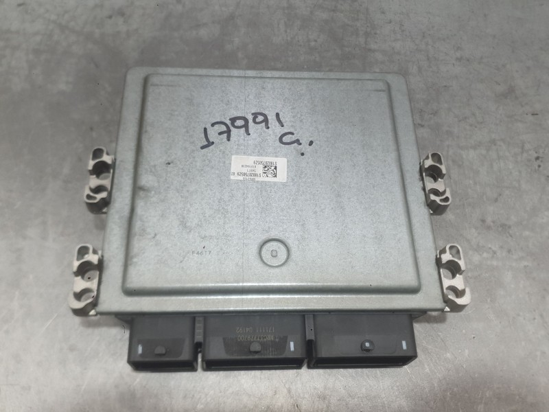 Recambio de centralita motor uce para renault megane iv hatchback (b9a/m/n_) 1.2 tce 130 (b9mr) referencia OEM IAM 237106288R S1