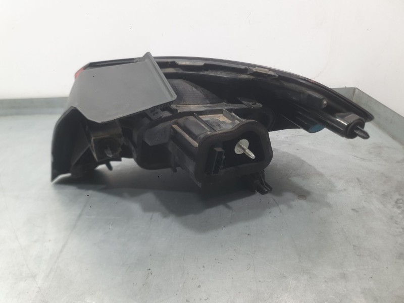 Recambio de piloto trasero izquierdo exterior para opel corsa f (p2jo) 1.2 (68) referencia OEM IAM 9829317380 90194151 VALEO