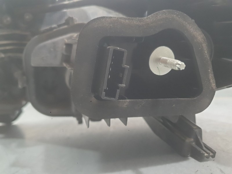 Recambio de piloto trasero izquierdo exterior para opel corsa f (p2jo) 1.2 (68) referencia OEM IAM 9829317380 90194151 VALEO