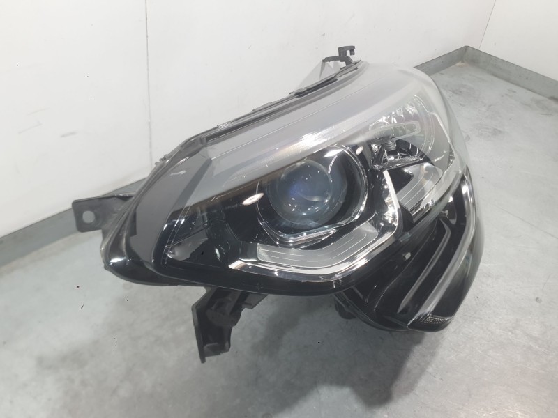 Recambio de faro izquierdo para renault megane iv hatchback (b9a/m/n_) 1.2 tce 130 (b9mr) referencia OEM IAM 260602792R 90060924