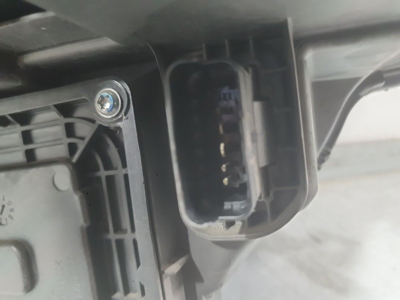 Recambio de faro izquierdo para renault megane iv hatchback (b9a/m/n_) 1.2 tce 130 (b9mr) referencia OEM IAM 260602792R 90060924