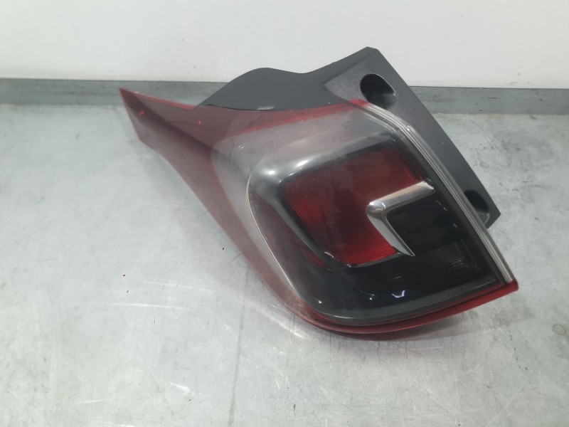 Recambio de piloto trasero izquierdo exterior para opel crossland x / crossland (p17, p2qo) 1.6 turbo d (75) referencia OEM IAM 