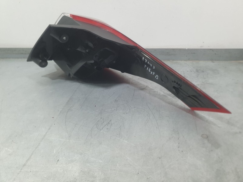 Recambio de piloto trasero izquierdo exterior para opel crossland x / crossland (p17, p2qo) 1.6 turbo d (75) referencia OEM IAM 