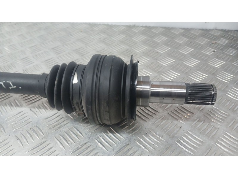 Recambio de transmision trasera izquierda para mercedes-benz clase c (w206) c 300 de (206.208) referencia OEM IAM A2063501913  