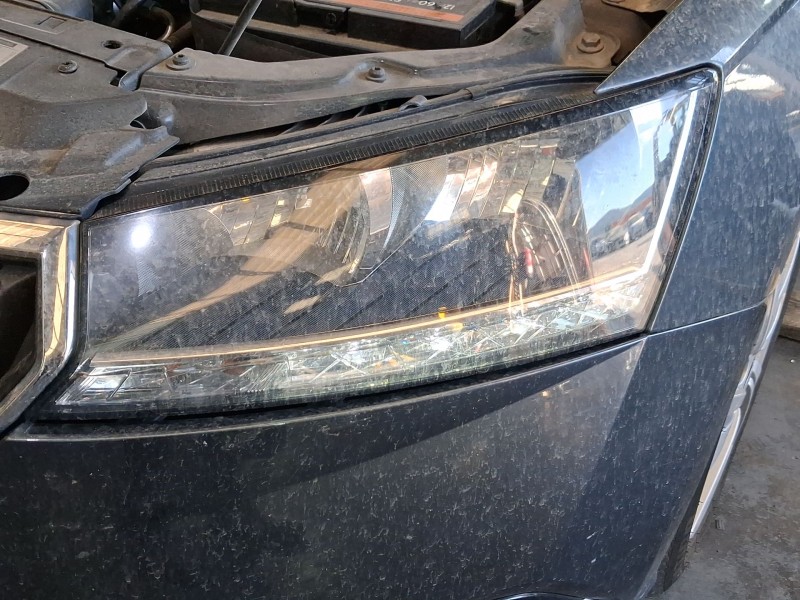 Recambio de faro izquierdo para skoda fabia iii (nj3) 1.0 tsi referencia OEM IAM 6V1941015  