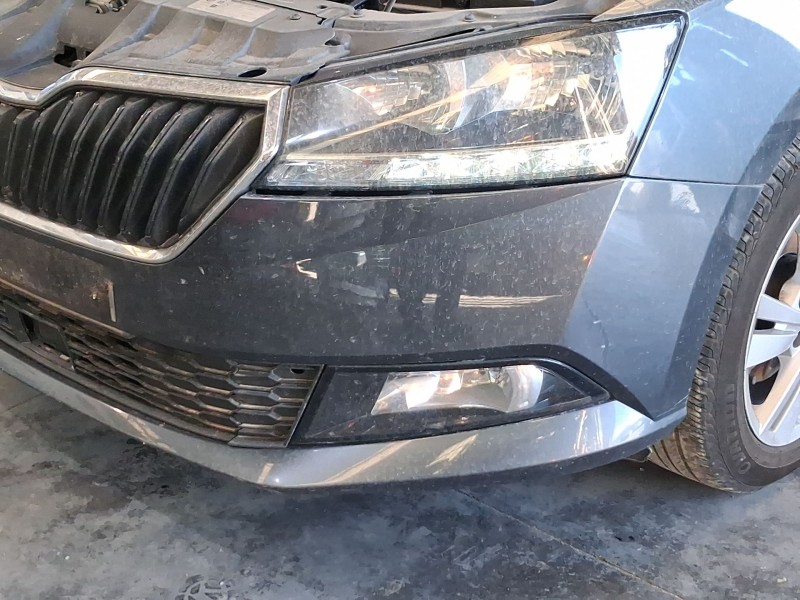 Recambio de paragolpes delantero para skoda fabia iii (nj3) 1.0 tsi referencia OEM IAM 6V0807221  