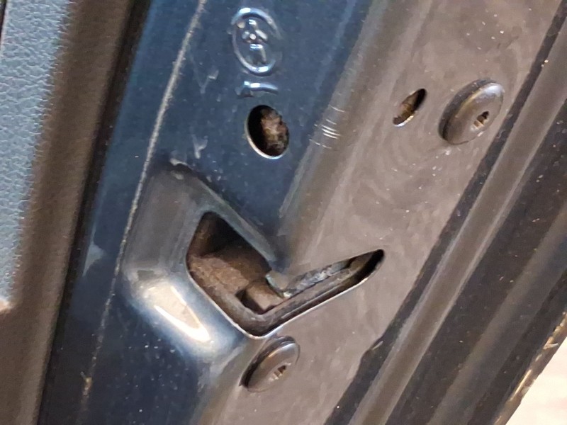 Recambio de cerradura puerta trasera derecha para skoda fabia iii (nj3) 1.0 tsi referencia OEM IAM 5TA839016P  