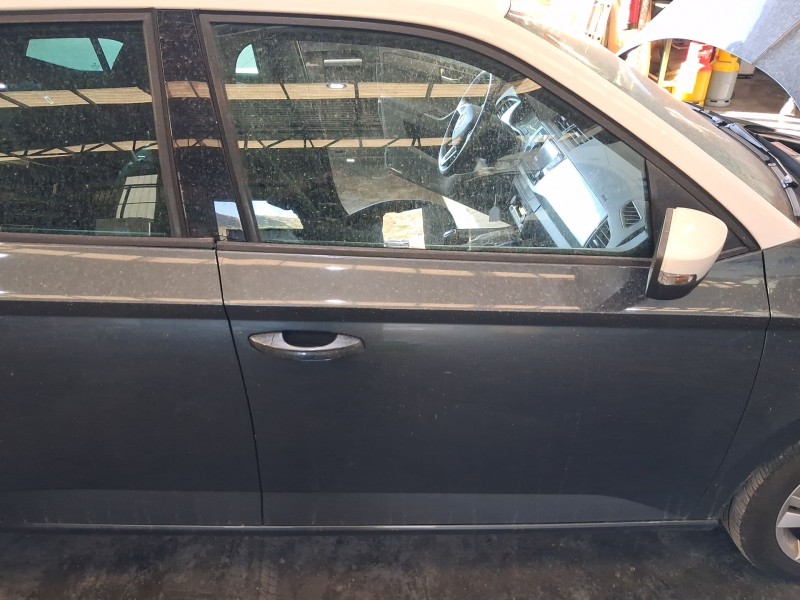 Recambio de puerta delantera derecha para skoda fabia iii (nj3) 1.0 tsi referencia OEM IAM 6V0831056A  