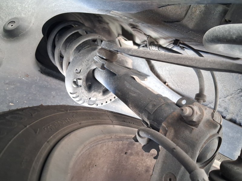 Recambio de amortiguador delantero derecho para skoda fabia iii (nj3) 1.0 tsi referencia OEM IAM 6C0413031CT  