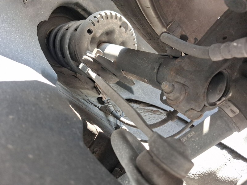 Recambio de amortiguador delantero izquierdo para skoda fabia iii (nj3) 1.0 tsi referencia OEM IAM 6C0413031CT  