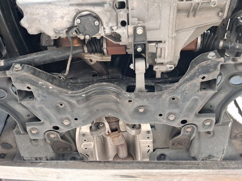Recambio de puente delantero para skoda fabia iii (nj3) 1.0 tsi referencia OEM IAM 6C0199315  