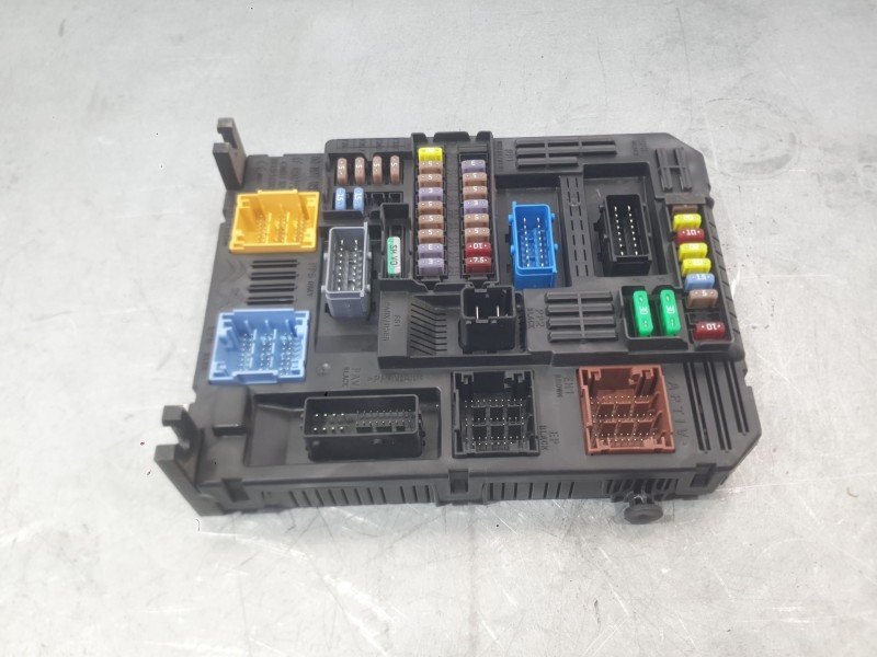 Recambio de caja reles / fusibles para citroën jumpy iii furgoneta (v_) 1.5 bluehdi 100 referencia OEM IAM 9810295780 BSI 