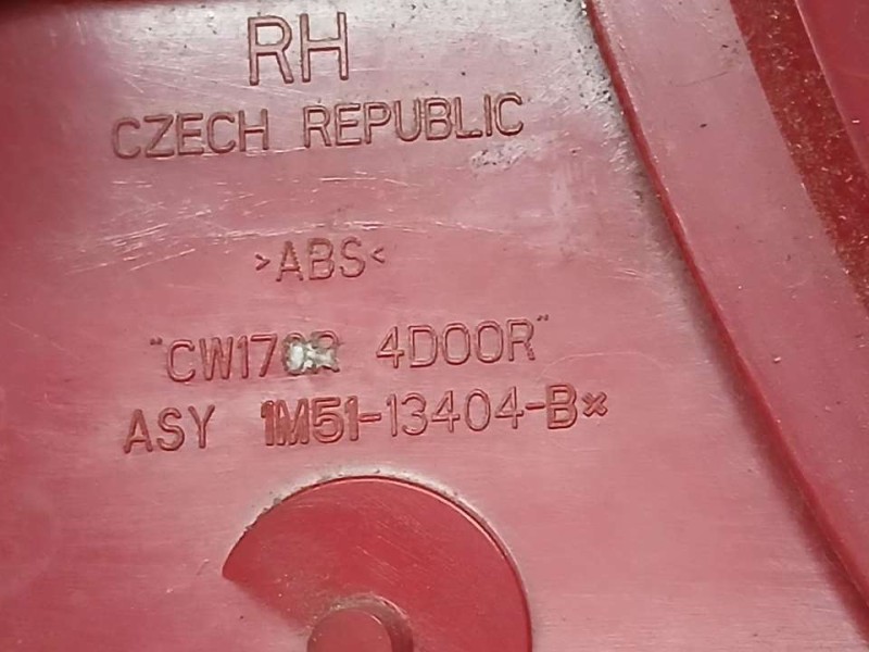 Recambio de piloto trasero derecho para ford focus berlina (cak) ghia referencia OEM IAM 1M5113404B  