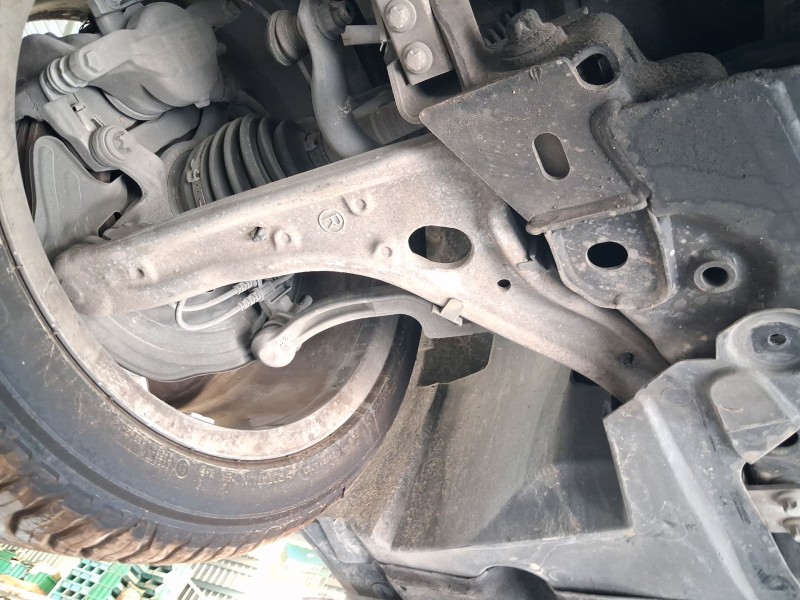 Recambio de brazo suspension inferior delantero derecho para mercedes-benz clase b sports tourer (w246, w242) b 180 cdi (246.200