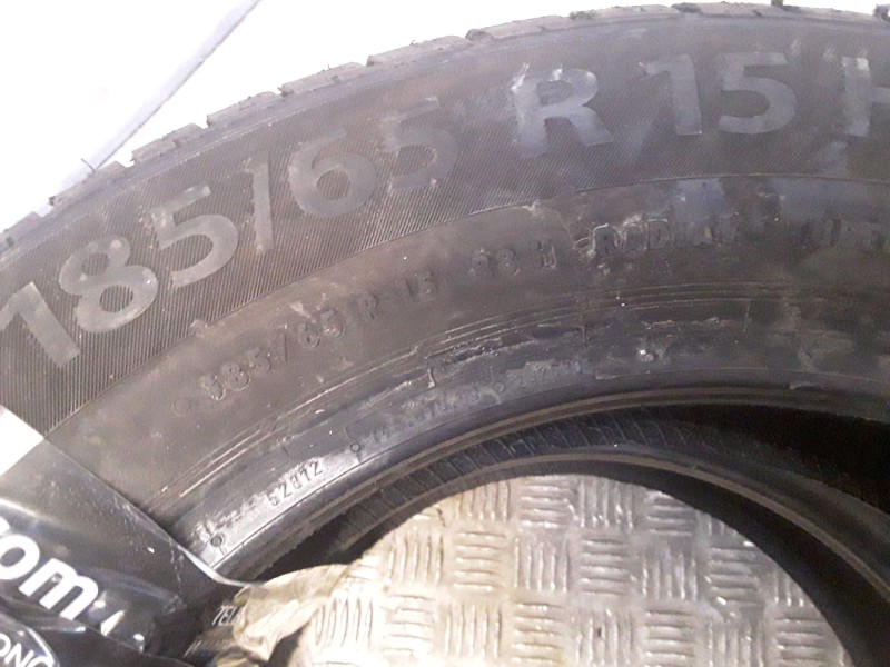 Recambio de neumatico pareja para neumaticos reutilizados - referencia OEM IAM 185651588H NORAUTO 185/65/15/88H