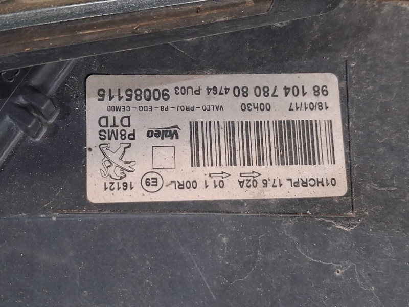Recambio de faro derecho para peugeot 3008 ii suv (mc_, mr_, mj_, m4_) 1.6 bluehdi 100 referencia OEM IAM 1686413380  