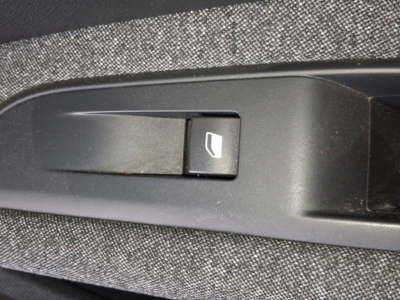 Recambio de mando elevalunas trasero derecho para peugeot 3008 ii suv (mc_, mr_, mj_, m4_) 1.6 bluehdi 100 referencia OEM IAM 98