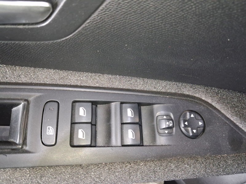 Recambio de mando elevalunas delantero izquierdo para peugeot 3008 ii suv (mc_, mr_, mj_, m4_) 1.6 bluehdi 100 referencia OEM IA