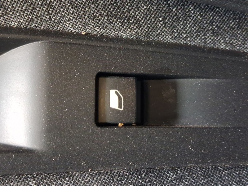 Recambio de mando elevalunas trasero izquierdo para peugeot 3008 ii suv (mc_, mr_, mj_, m4_) 1.6 bluehdi 100 referencia OEM IAM 