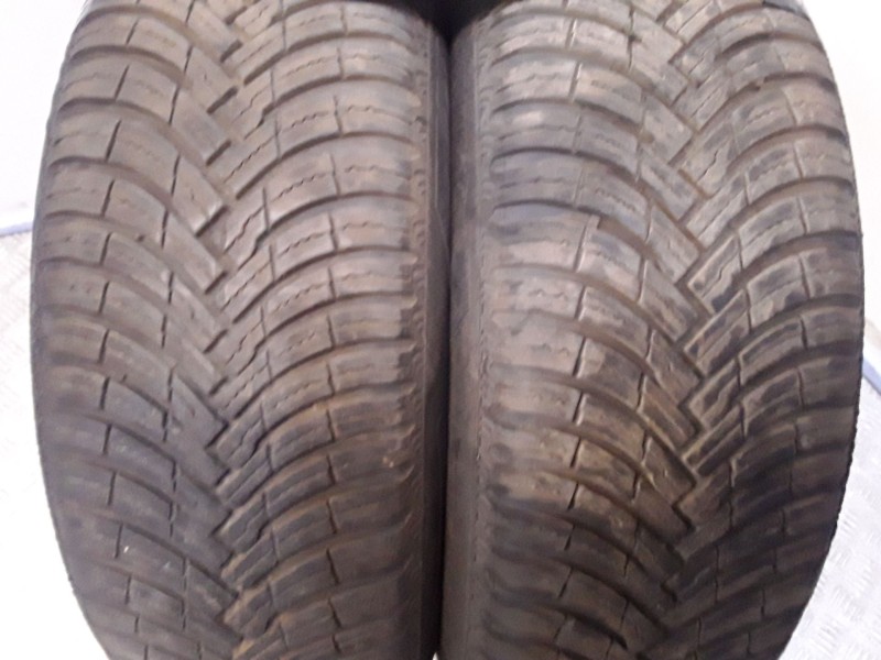 Recambio de neumatico pareja para neumaticos reutilizados - referencia OEM IAM 185651592V PIRELLI 185/65/15/92V