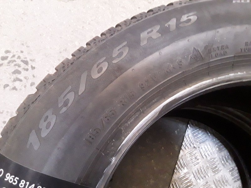 Recambio de neumatico pareja para neumaticos reutilizados - referencia OEM IAM 185651592V PIRELLI 185/65/15/92V