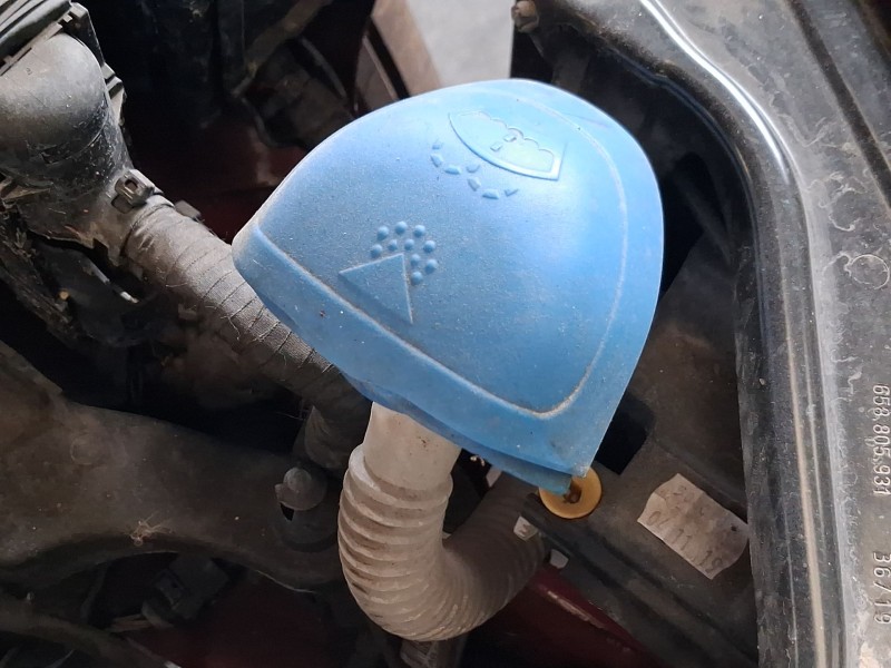 Recambio de deposito limpia para skoda kamiq (nw4) 1.0 tsi referencia OEM IAM 2Q0955453G  