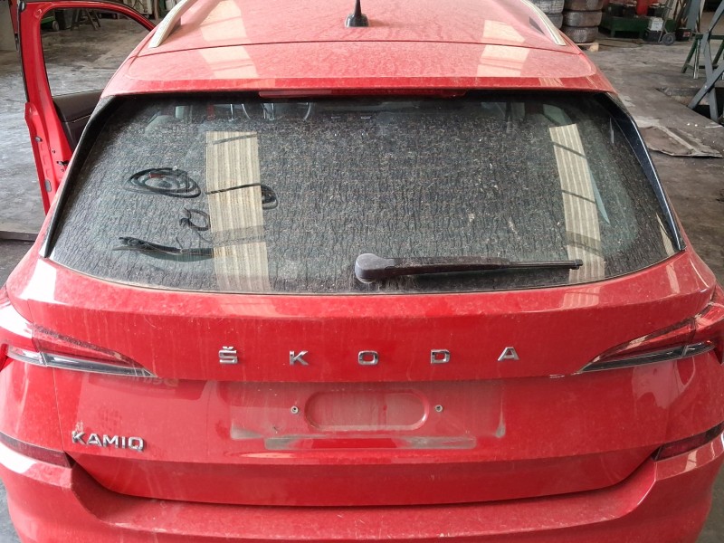 Recambio de porton trasero para skoda kamiq (nw4) 1.0 tsi referencia OEM IAM 658827023B  
