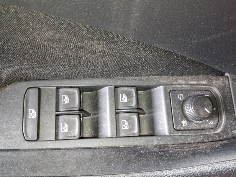 Recambio de mando elevalunas delantero izquierdo para skoda kamiq (nw4) 1.0 tsi referencia OEM IAM 5G0959857DWHS C/MANDO RETROVI