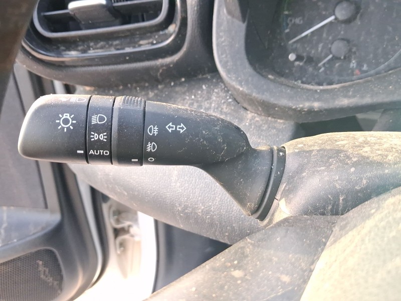 Recambio de mando luces y limpia para toyota yaris (_p21_, _pa1_, _ph1_) 1.5 hybrid (mxph11) referencia OEM IAM 8432902040  8465