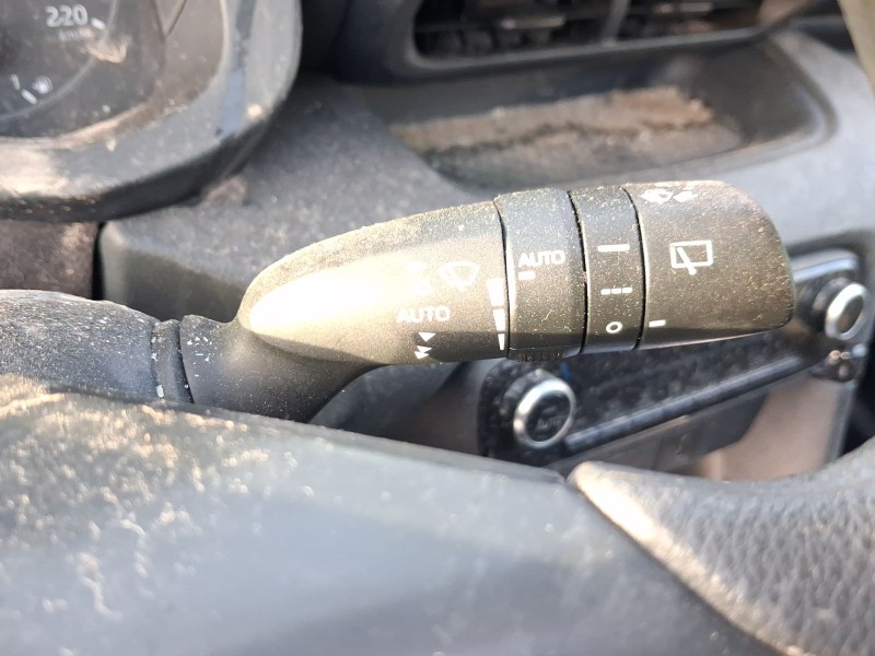 Recambio de mando luces y limpia para toyota yaris (_p21_, _pa1_, _ph1_) 1.5 hybrid (mxph11) referencia OEM IAM 8432902040  8465