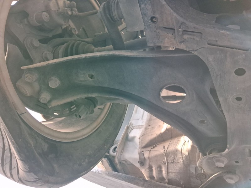 Recambio de brazo suspension inferior delantero derecho para toyota yaris (_p21_, _pa1_, _ph1_) 1.5 hybrid (mxph11) referencia O