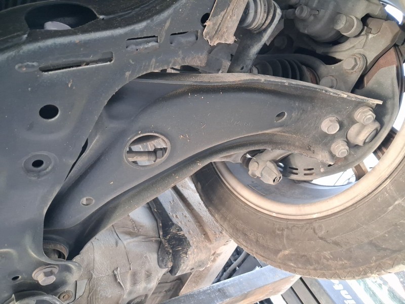 Recambio de brazo suspension inferior delantero izquierdo para toyota yaris (_p21_, _pa1_, _ph1_) 1.5 hybrid (mxph11) referencia