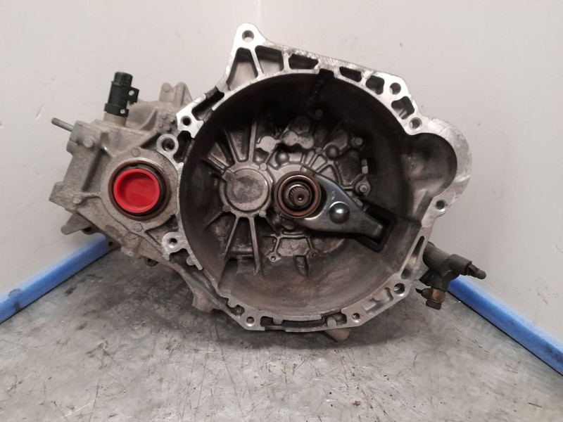 Recambio de caja cambios para kia venga basic referencia OEM IAM T9J5F 211868 5VELOCIDADES