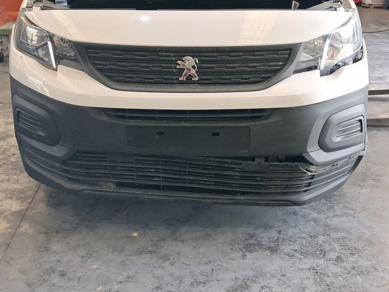 Recambio de paragolpes delantero para peugeot rifter 1.5 bluehdi 100 referencia OEM IAM 1632654980 TOCADO ROZADO 