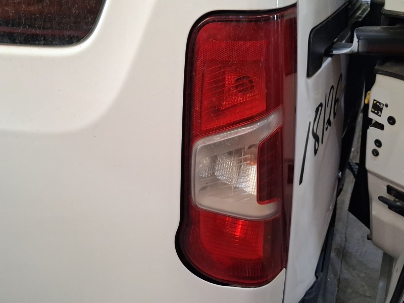 Recambio de piloto trasero derecho para peugeot rifter 1.5 bluehdi 100 referencia OEM IAM 9820554880  