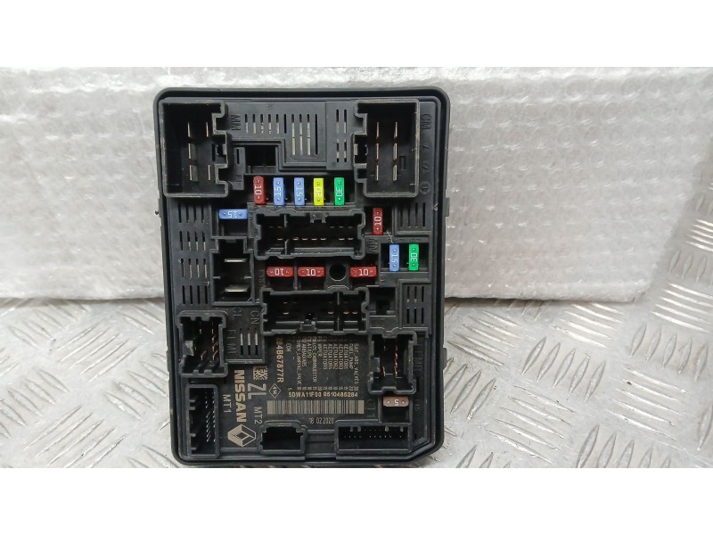 Recambio de caja reles / fusibles para renault captur ii (hf_) blue dci 115 (hfad) referencia OEM IAM 284B67877R  