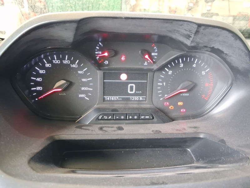 Recambio de cuadro instrumentos para peugeot rifter 1.5 bluehdi 100 referencia OEM IAM 9817599980  