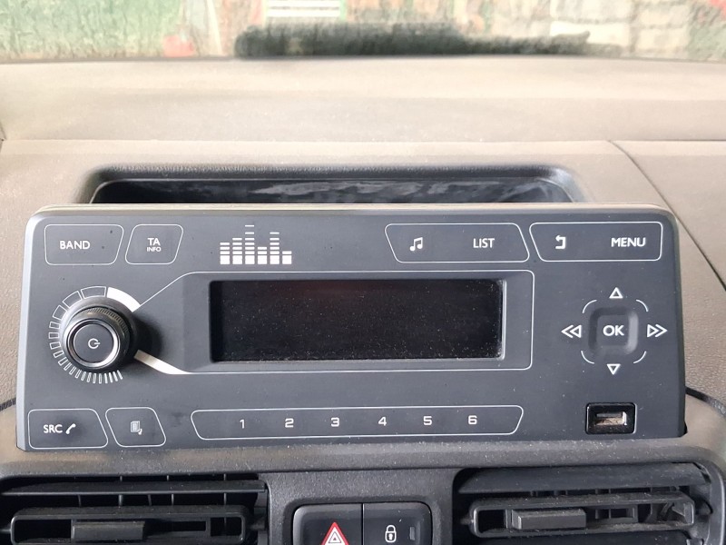 Recambio de sistema audio / radio para peugeot rifter 1.5 bluehdi 100 referencia OEM IAM 1630099680  