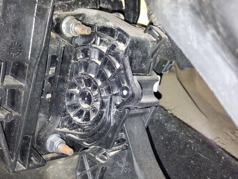 Recambio de potenciometro pedal para peugeot rifter 1.5 bluehdi 100 referencia OEM IAM 9813994080  