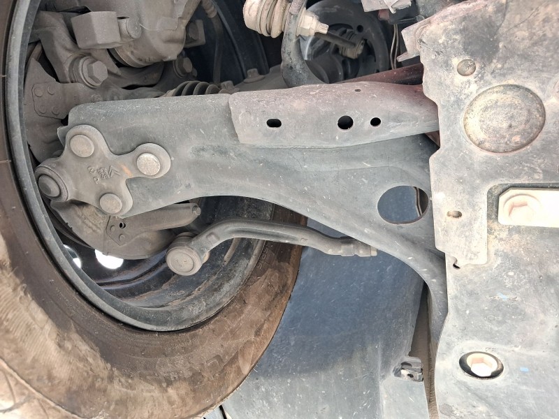 Recambio de brazo suspension inferior delantero derecho para peugeot rifter 1.5 bluehdi 100 referencia OEM IAM 9846329080  