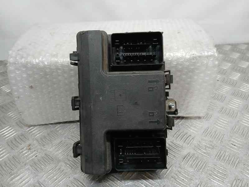 Recambio de caja reles / fusibles para ford galaxy titanium referencia OEM IAM F2GT14A067EC  