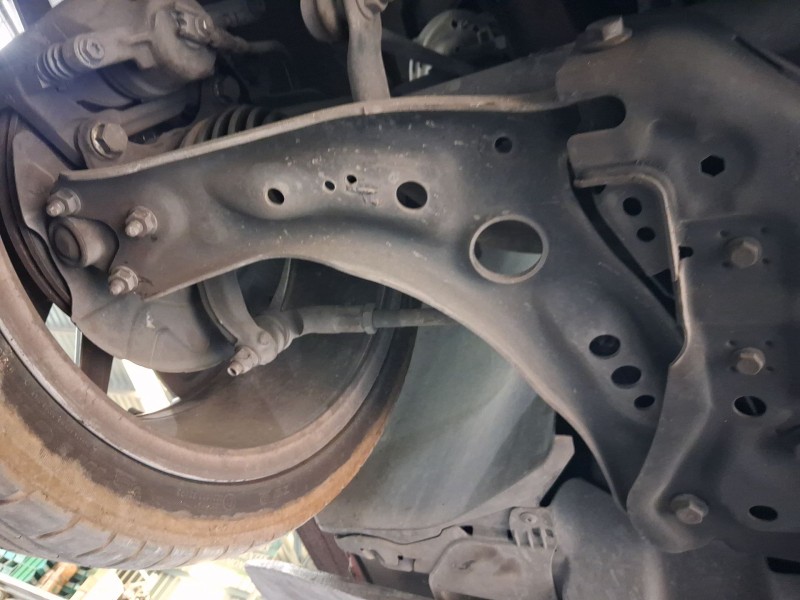 Recambio de brazo suspension inferior delantero derecho para seat leon (5f1) 2.0 tdi referencia OEM IAM 5WA407152  