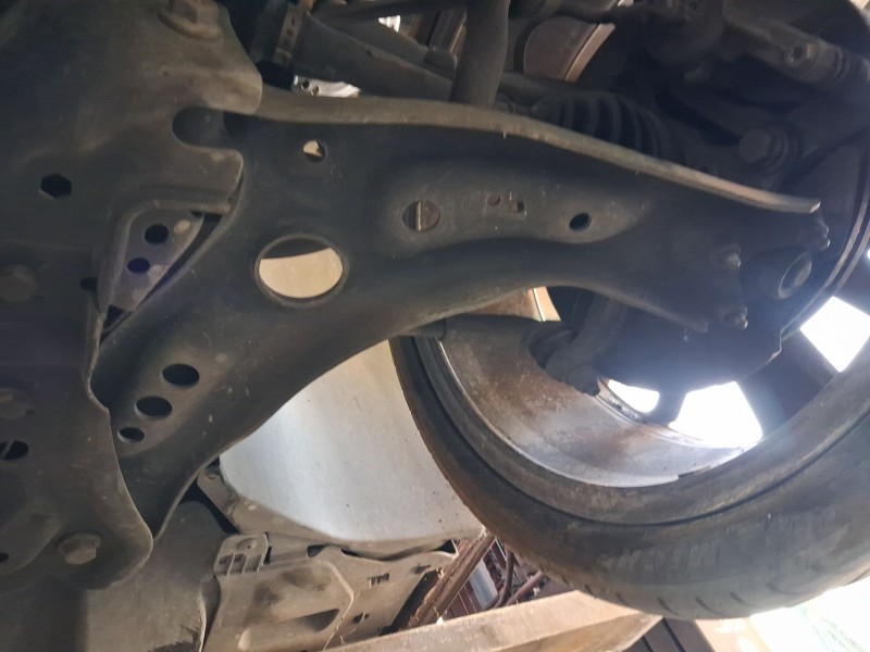 Recambio de brazo suspension inferior delantero izquierdo para seat leon (5f1) 2.0 tdi referencia OEM IAM 5WA407151  