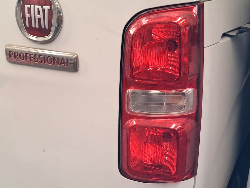 Recambio de piloto trasero derecho para fiat scudo furgoneta 1.5 multijet 100 (506) referencia OEM IAM 9808243080  
