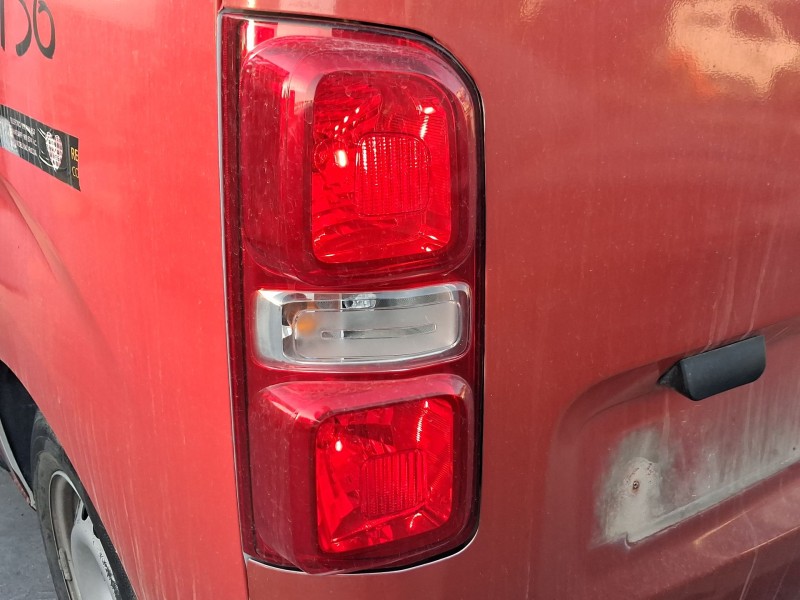Recambio de piloto trasero izquierdo para fiat scudo furgoneta 1.5 multijet 120 (506) referencia OEM IAM 9808243180  