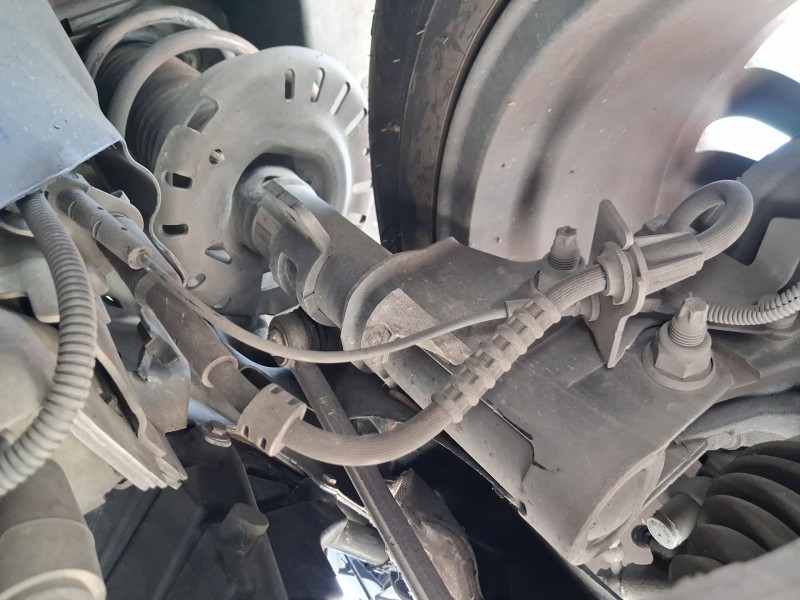 Recambio de amortiguador delantero derecho para peugeot 3008 ii suv (mc_, mr_, mj_, m4_) 1.5 bluehdi 130 referencia OEM IAM 9819