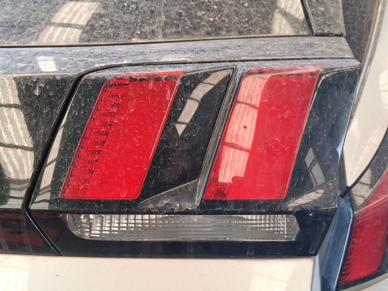 Recambio de piloto trasero derecho interior para peugeot 3008 ii suv (mc_, mr_, mj_, m4_) 1.5 bluehdi 130 referencia OEM IAM 981